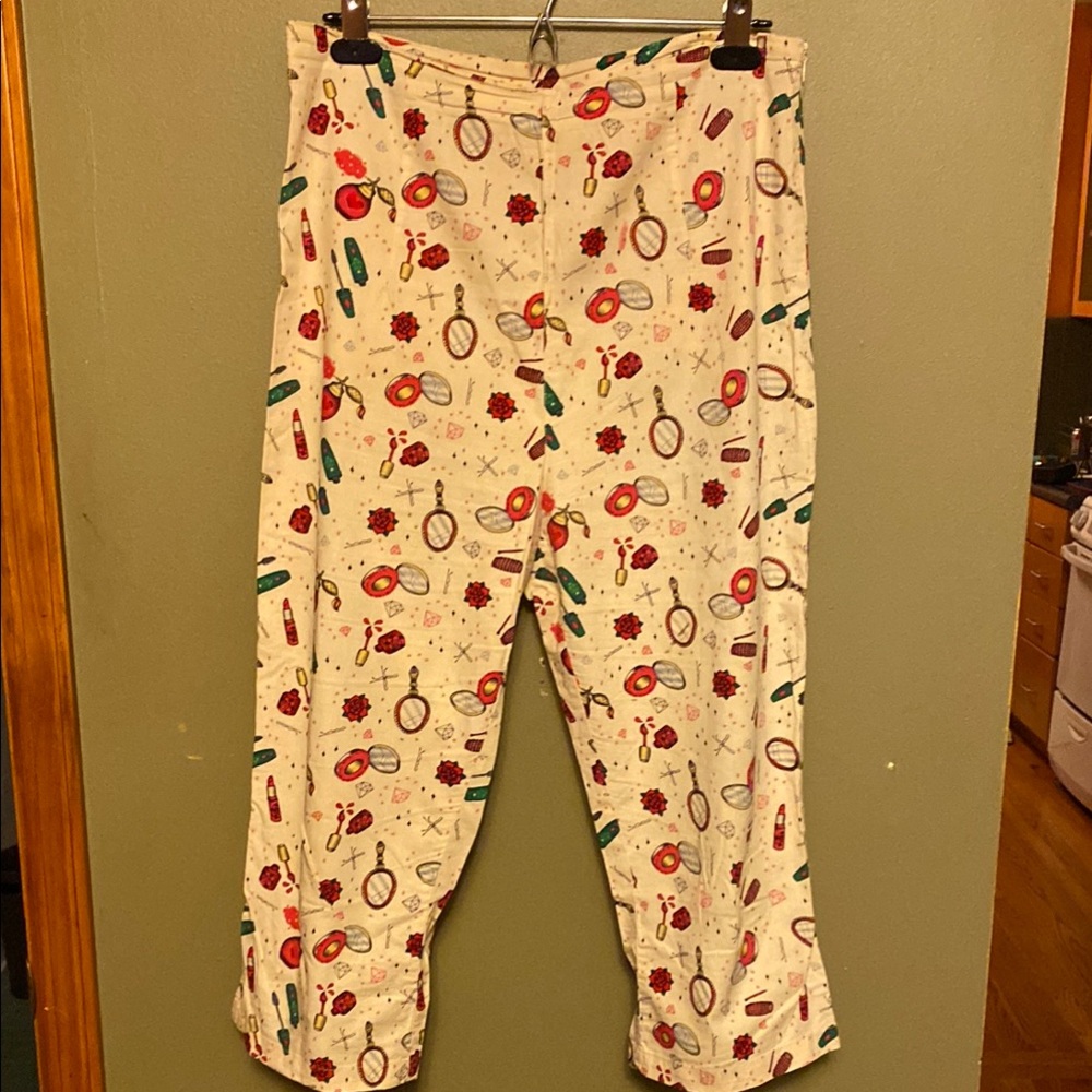 Playful High Waisted Beauty Capris